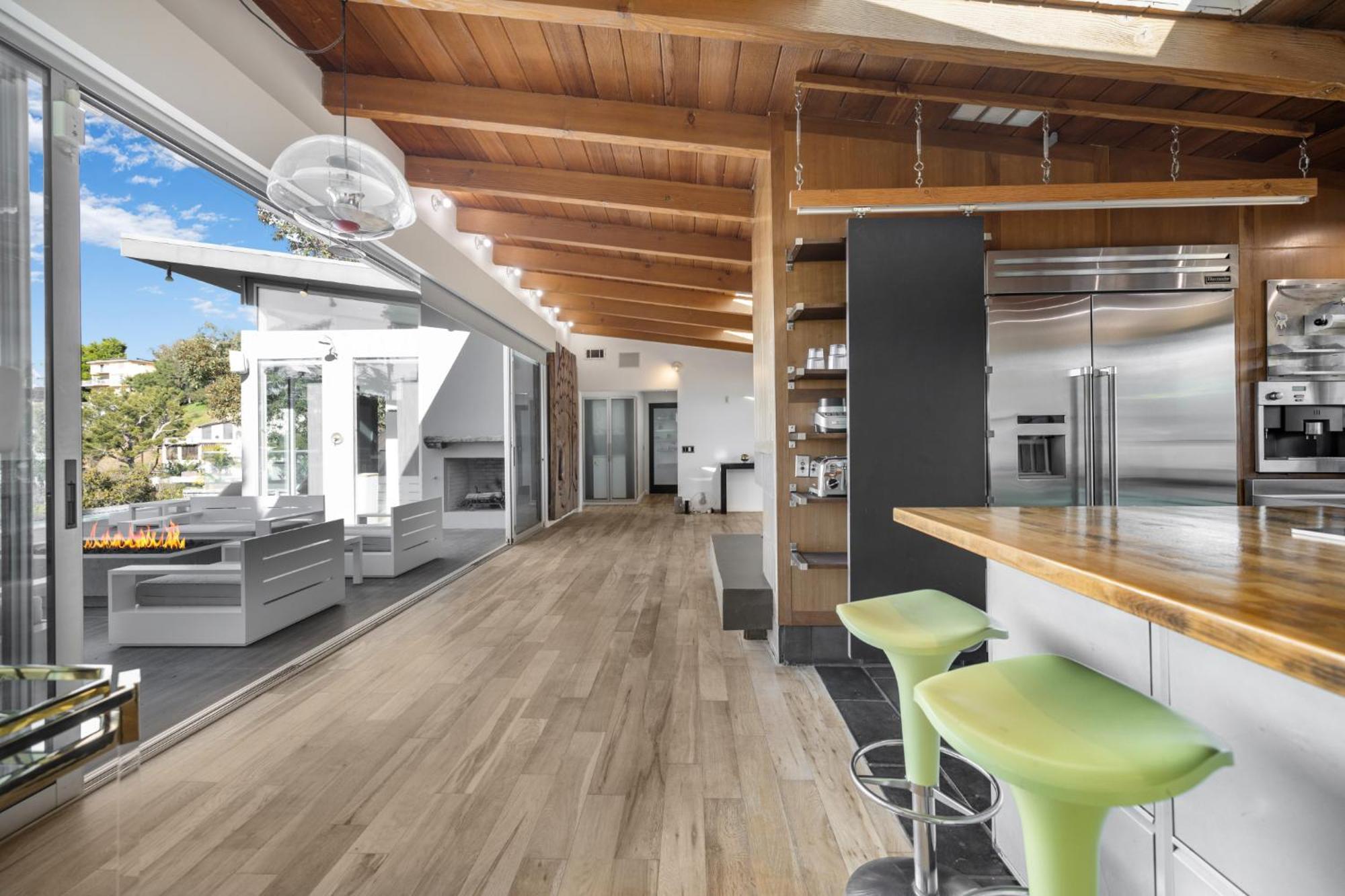 Mulholland View Apartment
